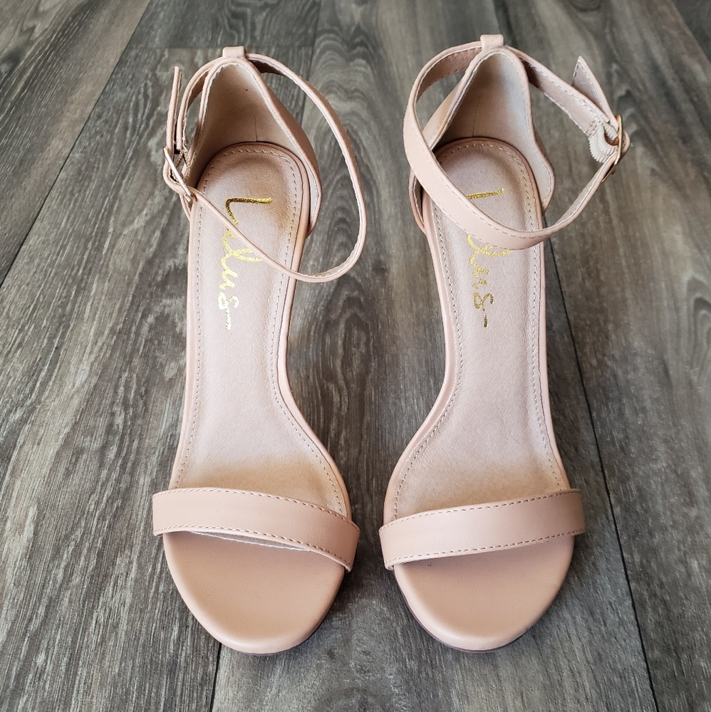 NWOT! ELSI NUDE LEATHER SINGLE STRAP HEELS - Picture 3 of 5